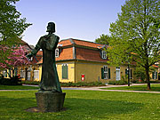 Denkmal "Nathan der Weise" mit Lessinghaus